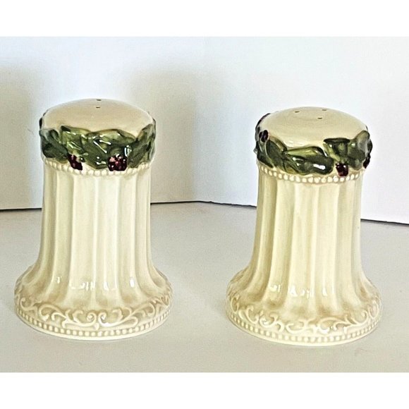 Amacan Porcelain Salt & Pepper Shaker Set Piller Holly & Berries Design NWOT - Picture 1 of 16